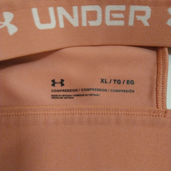 Under Armour sports bra - Picture 3 of 3